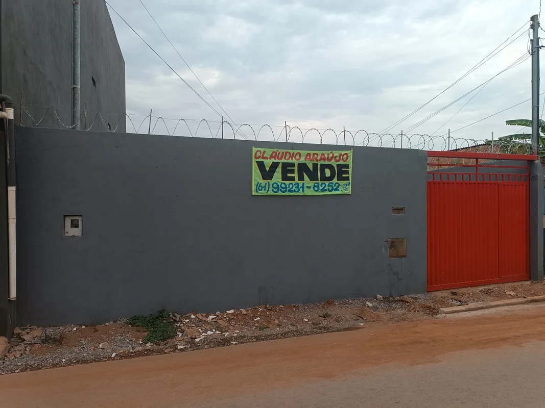 Vendo casa próximo ao restaurante comunitário *Dois quartos (duas suítes *Sala *...
