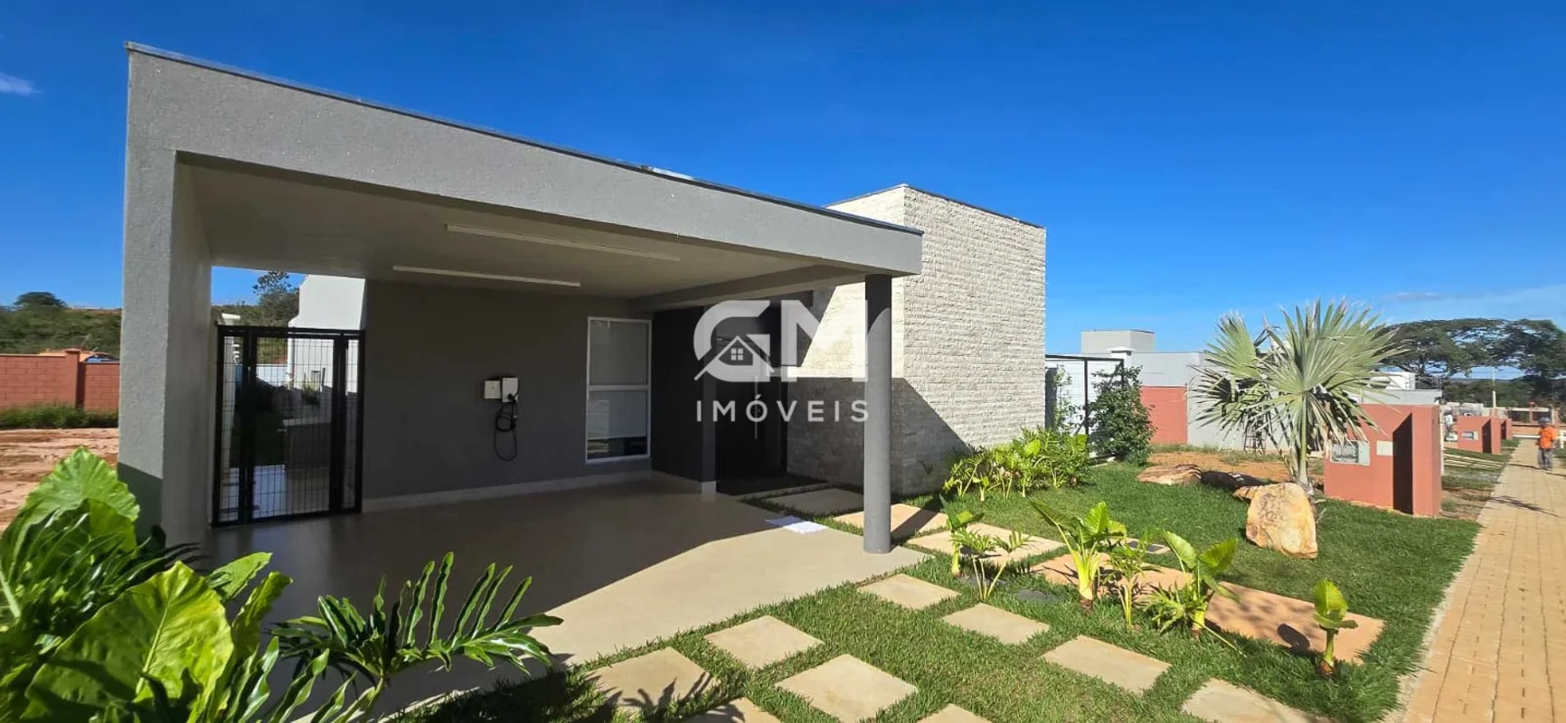 GM IMÓVEIS VENDE CASA NO CONDOMINIO LE GRAND JARDIN -JARDIM BOTÂNICO Casa Mobili...