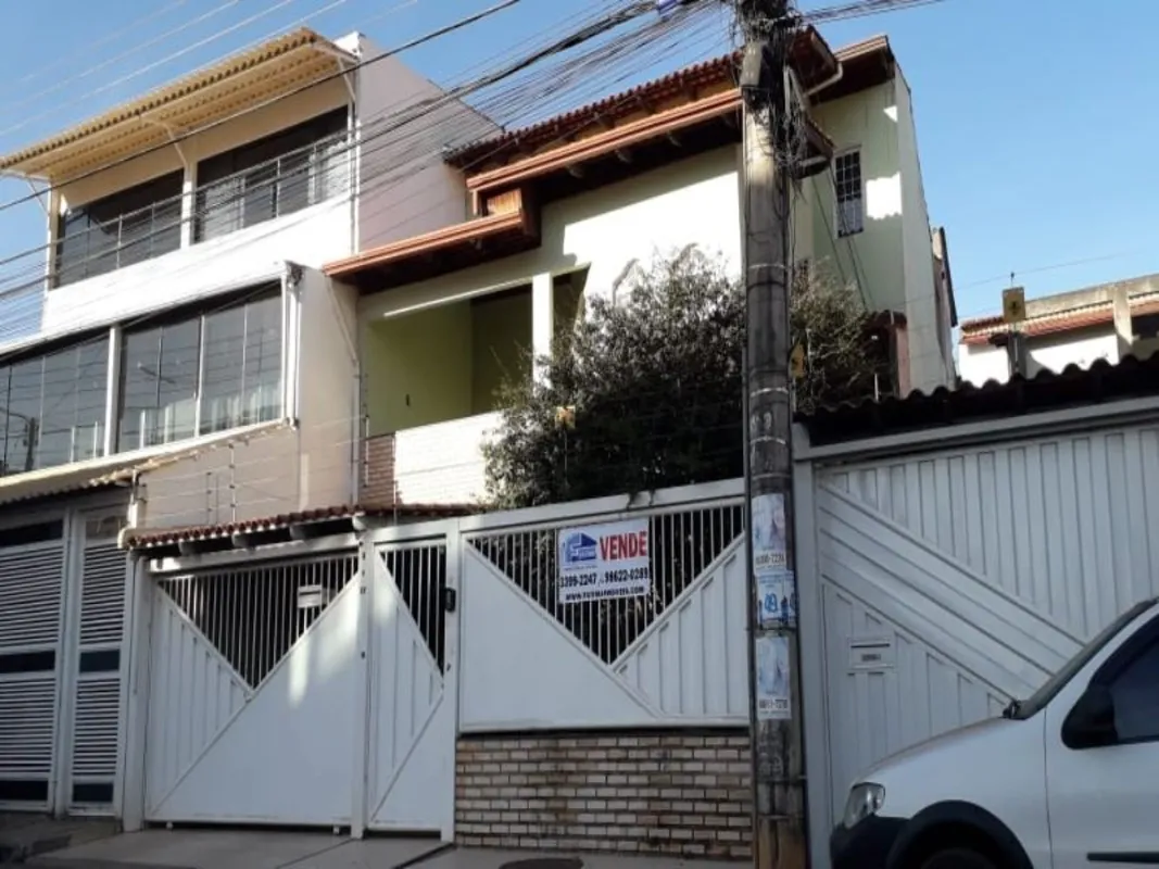 Sobrado à Venda ? 03 Pavimentos | 281 m² | Excelente LocalizaçãoImóvel amplo e b...