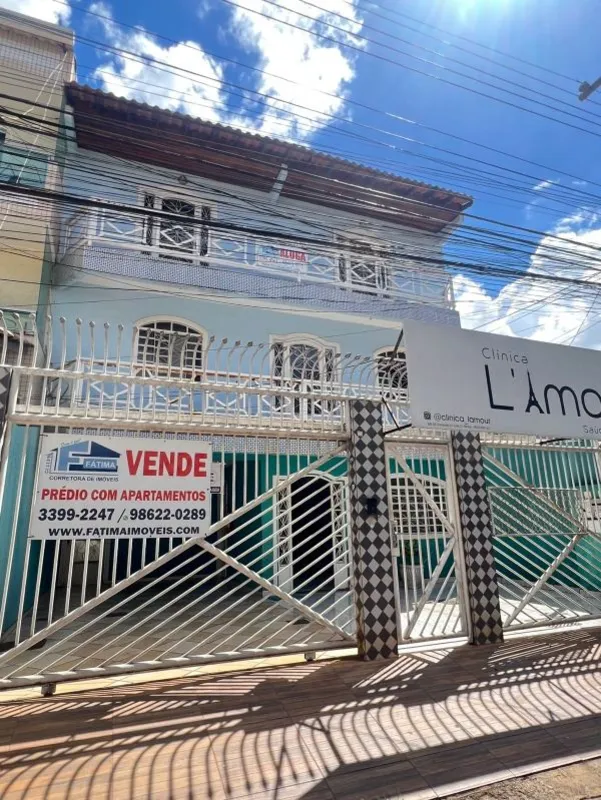 Sobrado para investidor na seguinte divisão:- Terréo com clinica sendo: 1 recepç...