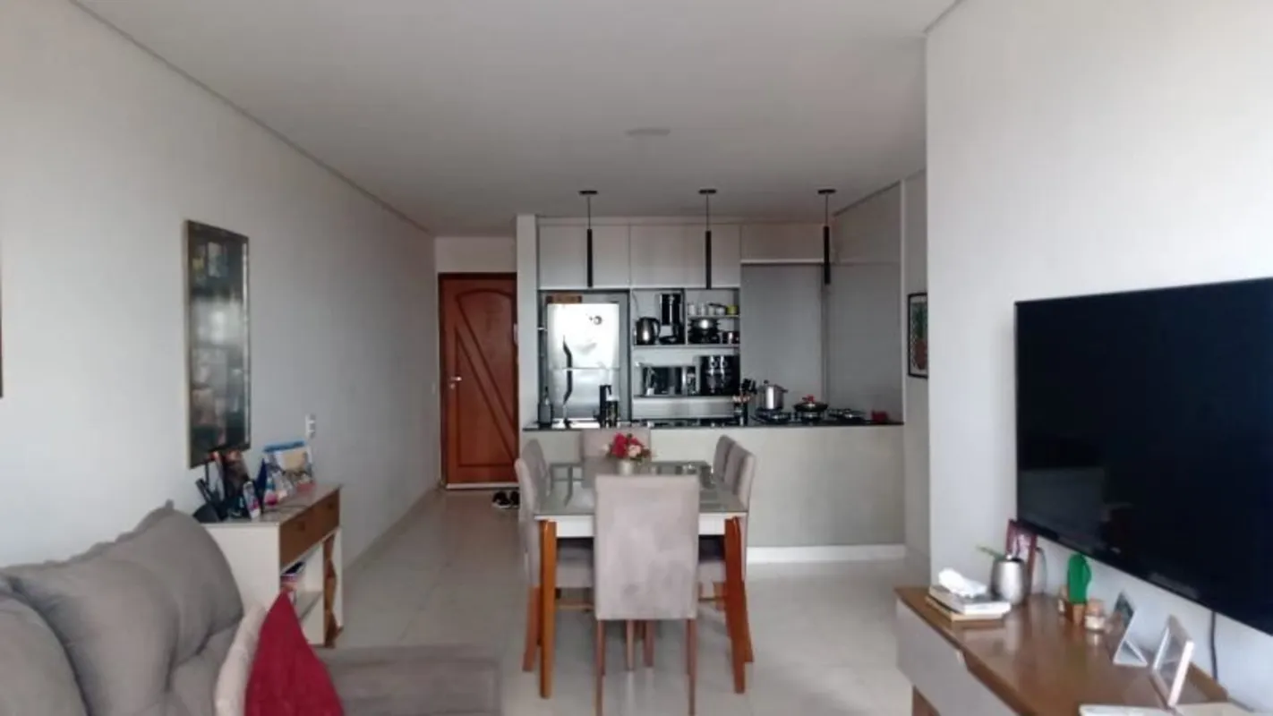- Apartamento em excelente localização;- Facil acesso a entrada e saida da cidad...