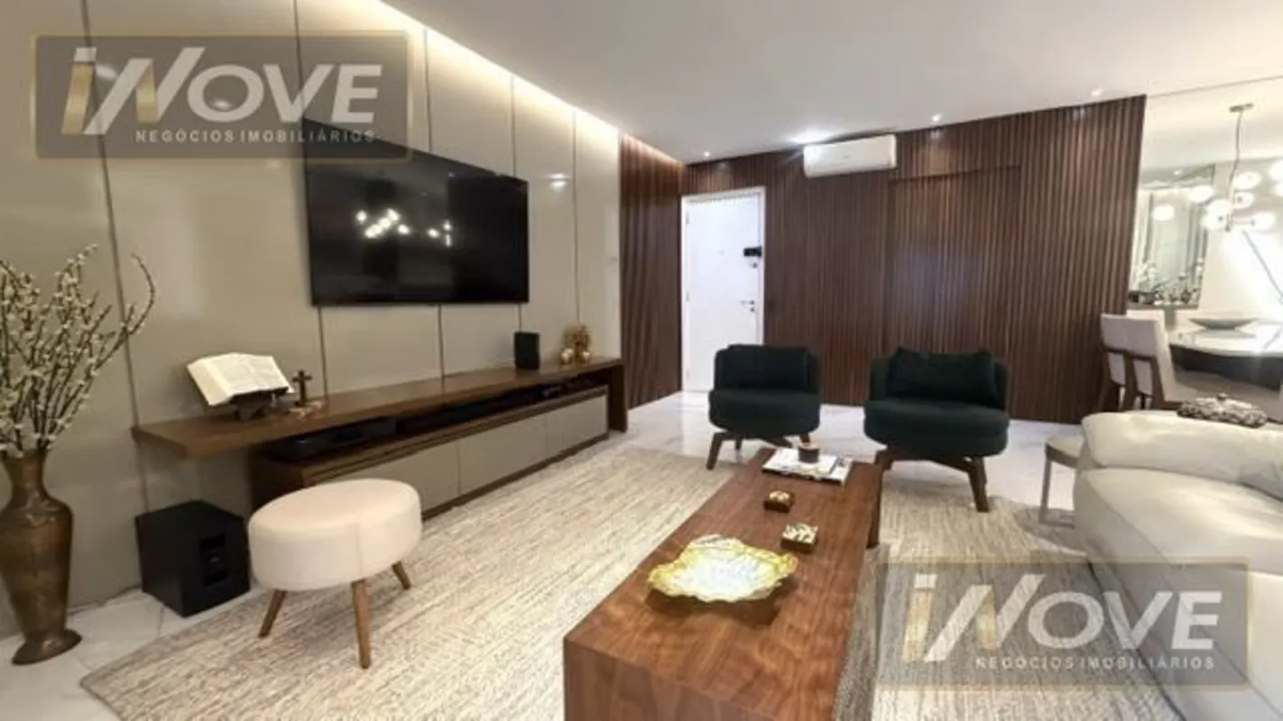 QUATTRO MIRANTE Descubra o charme deste apartamento de 155 m² na cobiçada região...