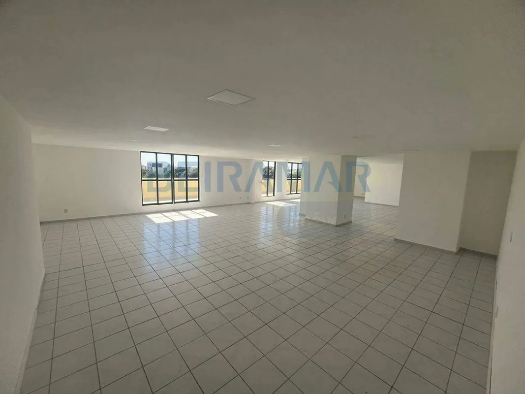 SALA COMERCIAL DE 207m² NO CENTRO EMPRESARIAL - BRASÍLIAExcelente oportunidade p...