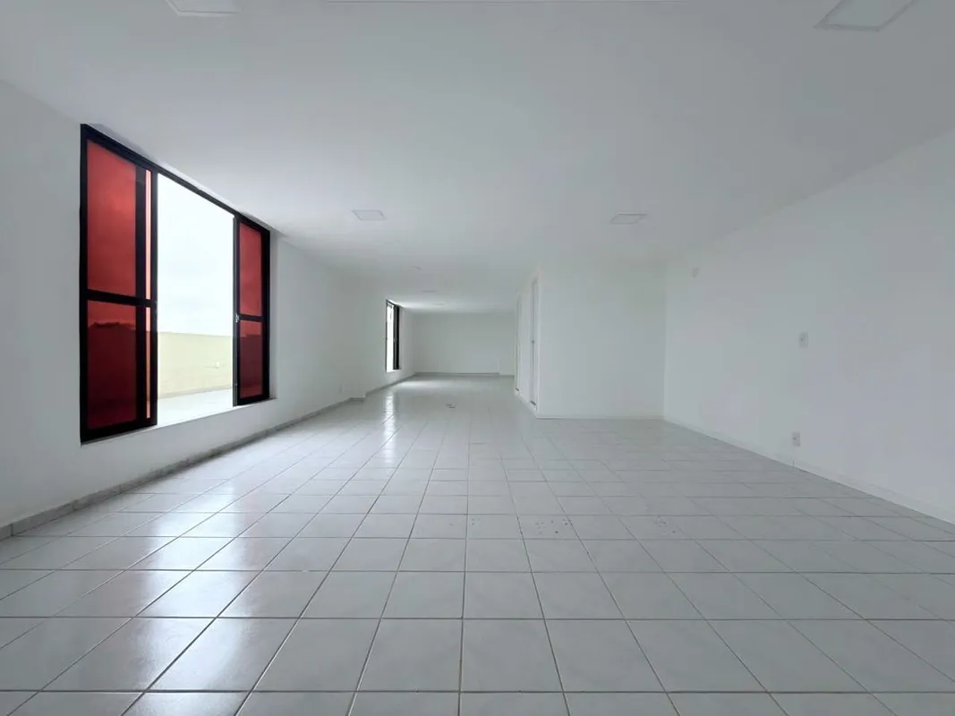 SALA COMERCIAL DE 135m² NO CENTRO EMPRESARIAL - BRASÍLIAExcelente oportunidade p...