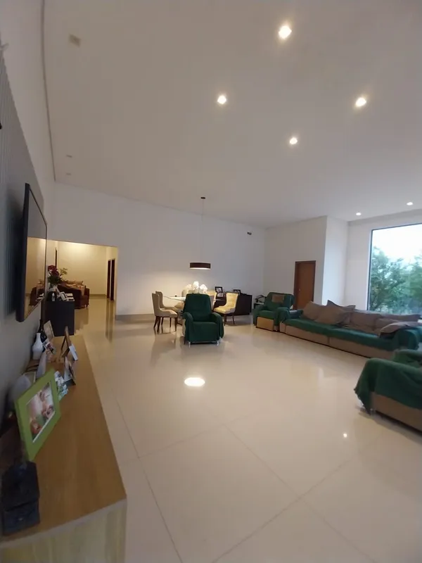 Casa de Alto Padrão no Condomínio Aldeia dos Sonhos – HidrolândiaImagine viver e...