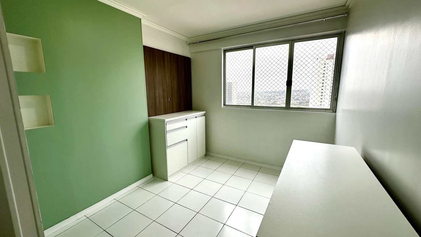 01 QUARTO - REAL QUALITYAV. CASTANHEIRAS C/ RUA 13 SULReformado, dividido, com s...