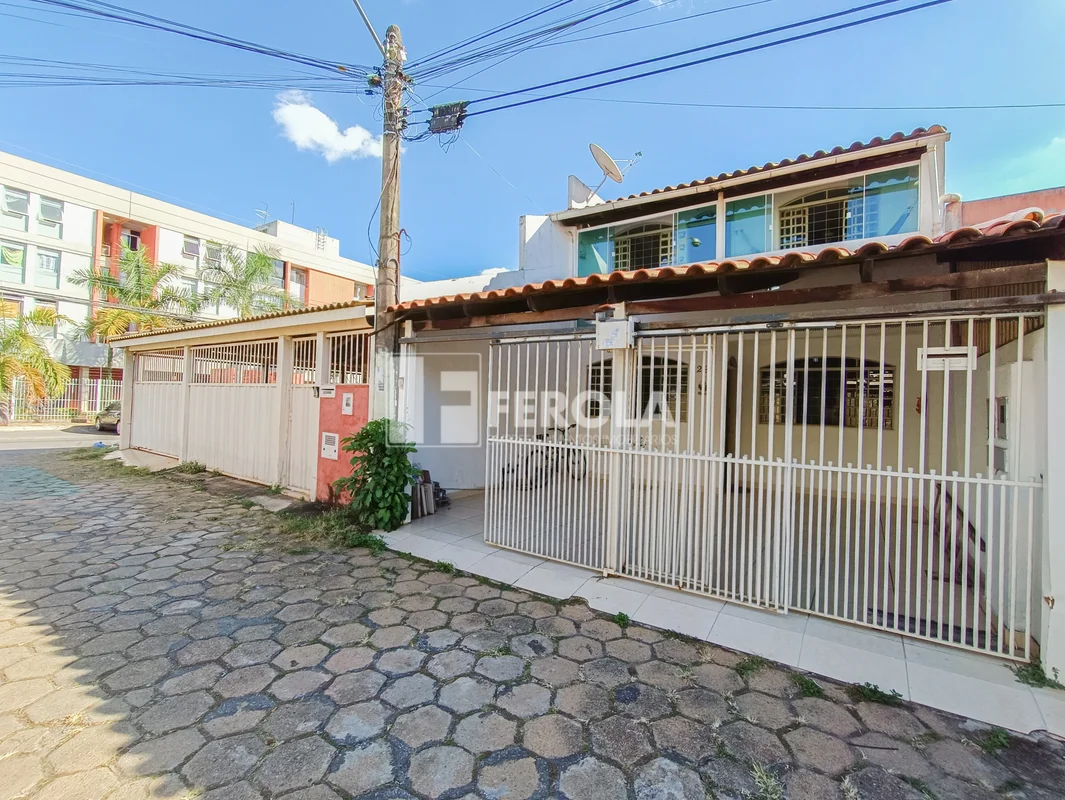 Oportunidade única! Casa ampla e versátil, praticamente no coração de Brasília!L...
