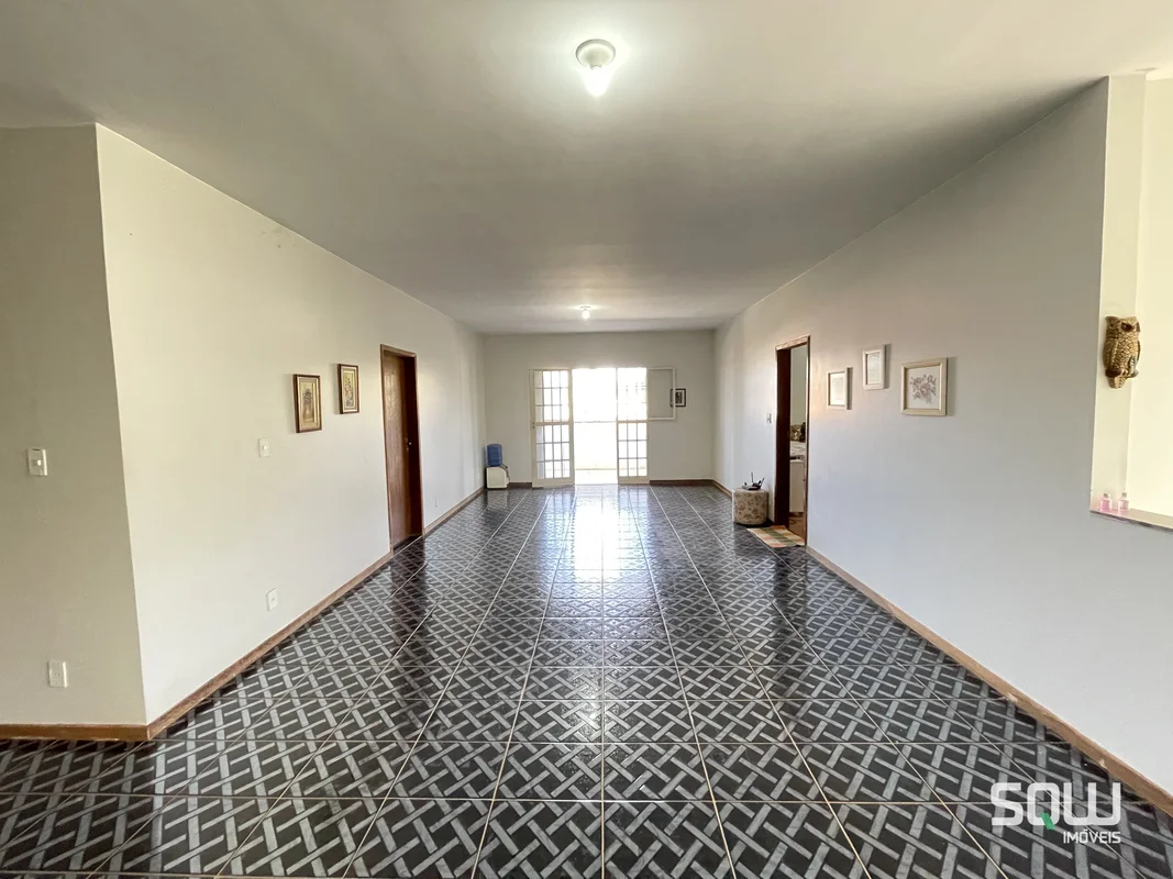 CASA À VENDA | RUA 6 | VICENTE PIRESMuito espaço e liberdade para transformar: u...