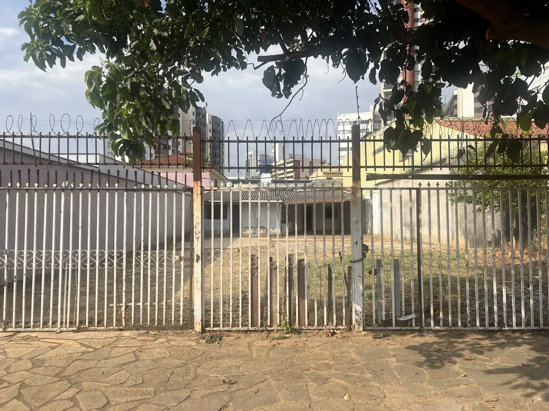 Excelente oportunidade de investir ou construir em uma das regiões mais estratég...