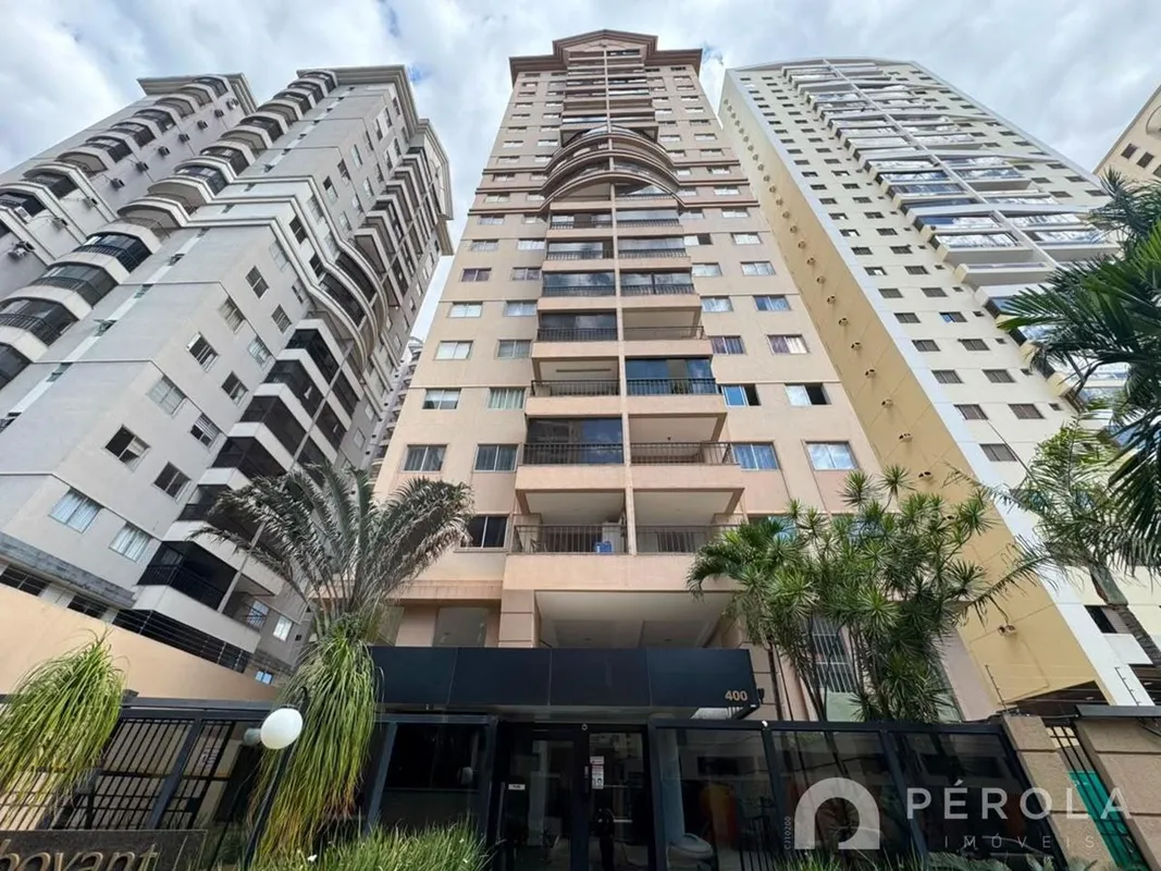Apartamento com três quartos, sendo uma suíte com sacada, banheiro social, sala ...