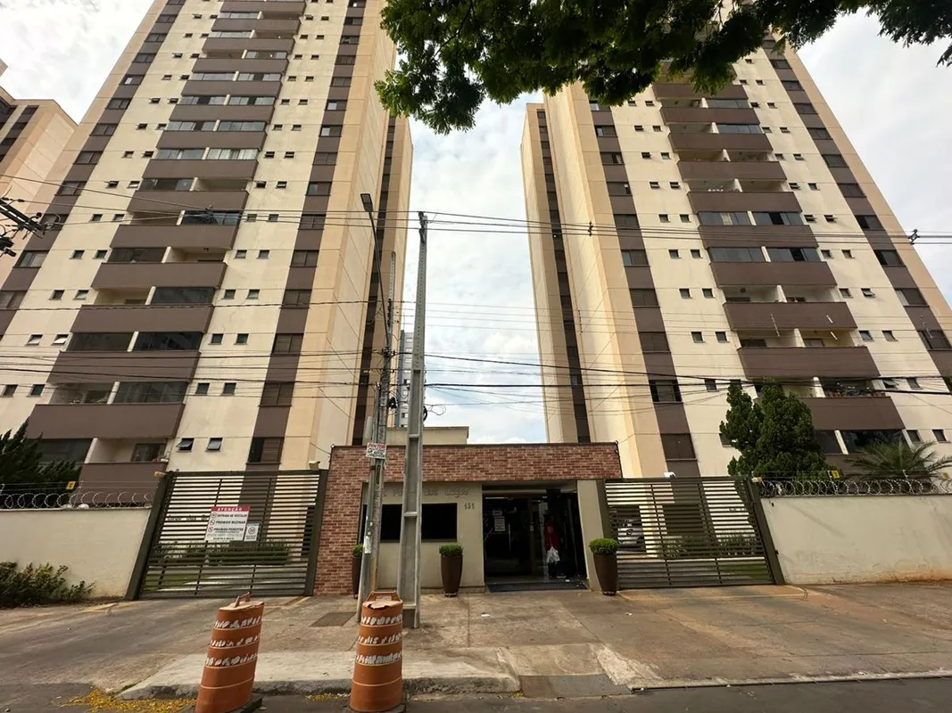 Excelente apartamento no Residencial Portal dos Lagos, localizado no Setor Negrã...