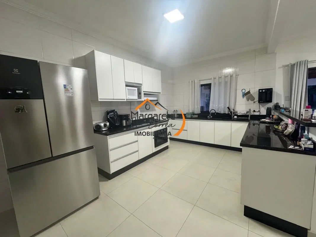 Imobiliária Margarete Corrêa vende casa em condomínio fechadoCasa no Condomínio ...
