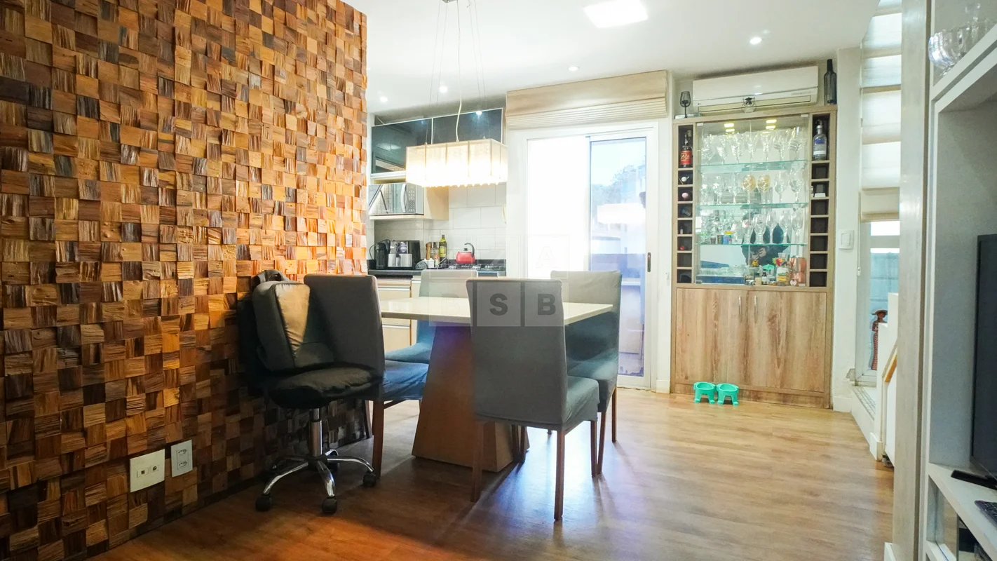 Apartamento reformado, de canto e andar alto, pensado para quem valoriza confort...