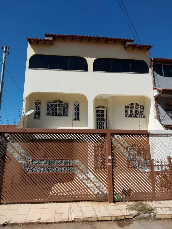 - Imóvel em excelente localização!- Fácil acesso a entrada e saída da cidade;- L...