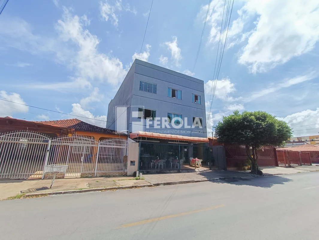 Prédio com excelente renda na Qi 10 Para investidor que tem bom gosto!Aceita car...