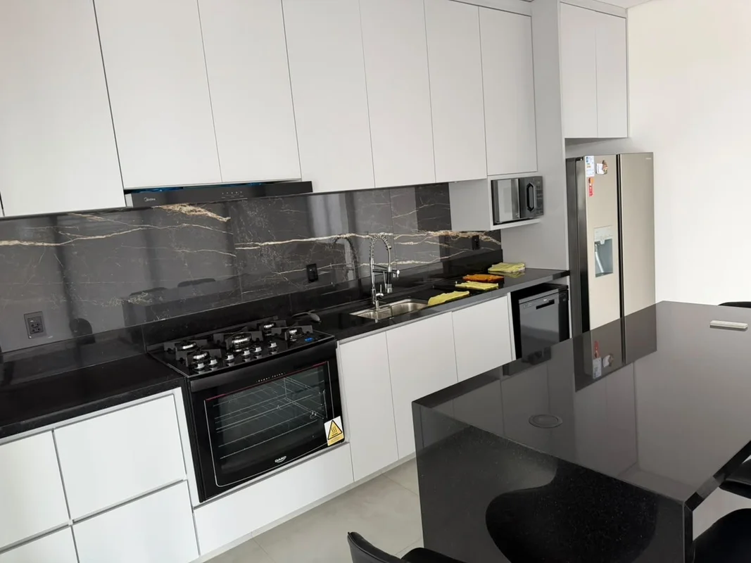 Casa moderna, nova e totalmente planejada, com excelente aproveitamento dos espa...
