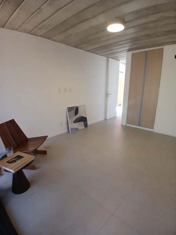 Casa de alto padrão disponível para primeira locação.Assinada pelo estúdio de ar...