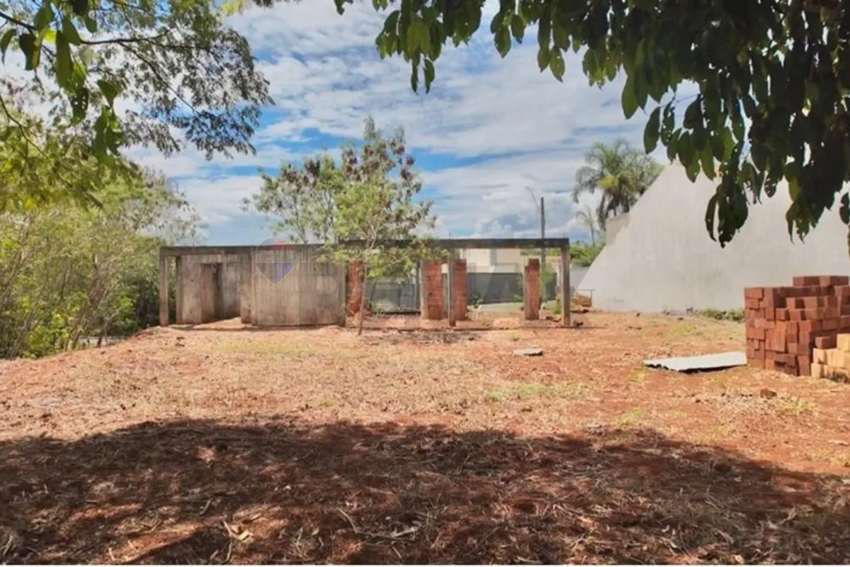 Apresentamos uma incrível oportunidade para construir a casa dos seus sonhos no ...
