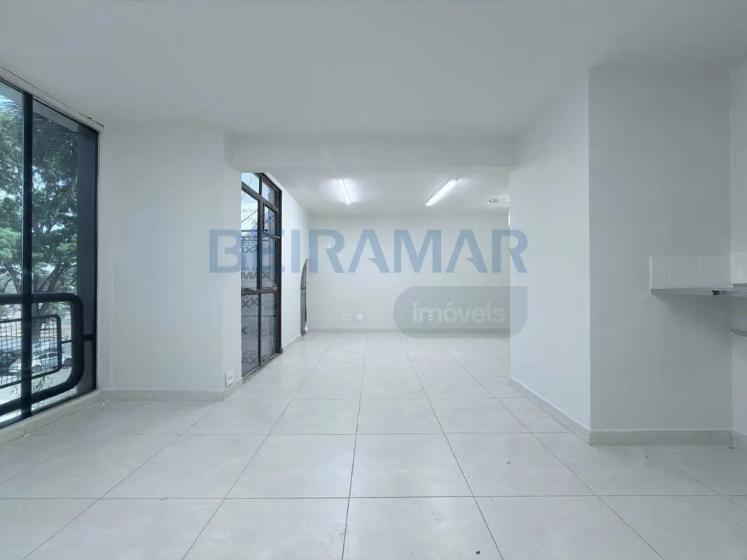 Kitnet 49m² Totalmente Reformada | Ao Lado do Hospital Santa Helena - SHCLN 116 ...