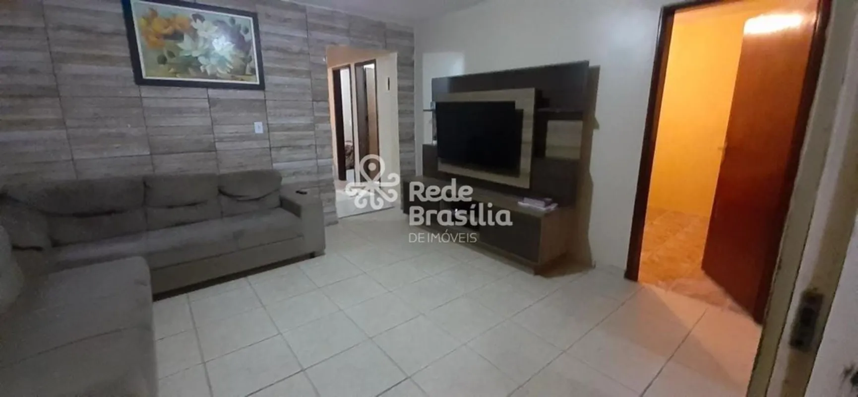 Casa com 3 quartos sendo 1 suíteImóvel composto por sala de estar, 3 quartos, se...