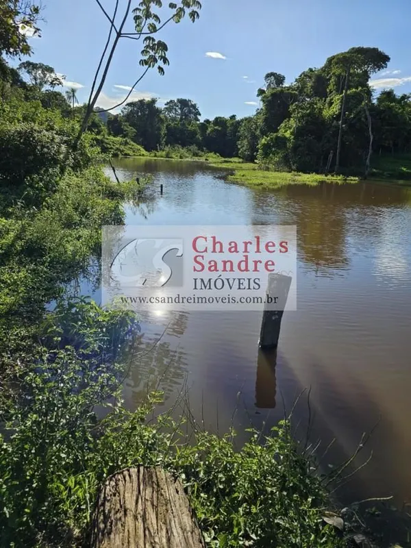 Chácara em Petrolina de Goiás 4 alqueires Casa sede Casa de funcionário Nascente...