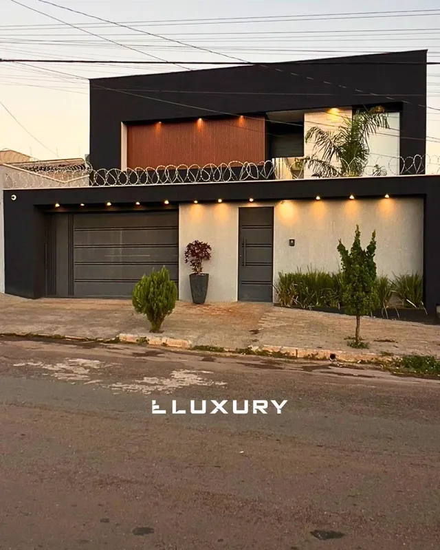 Apresentamos esta excelente casa pronta para morar, construída em um terreno de ...