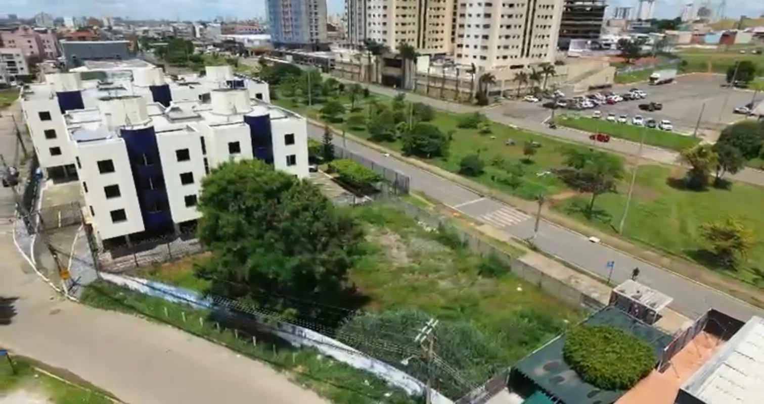 Área com Excelente Potencial Construtivo no centro urbano de Samambaia/DF.Locali...