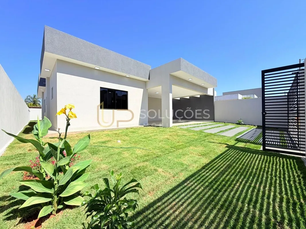 3 Quartos sendo 2 Suítes | 2 Banheiros | Terreno: 504m² | Construção: 200m²Local...