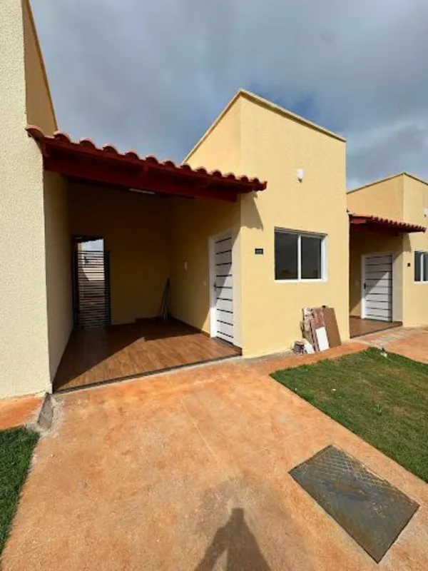 Casa em condomínio fechado - Setor Cristina - Trindade - GO.Localizada próximo à...