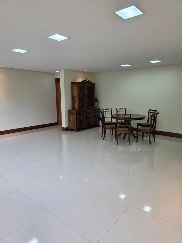 APRESENTAMOS ESTE MAGNÍFICO APARTAMENTO COM 3 QUARTOS SENDO 1 SUÍTE, VAZADO, REF...
