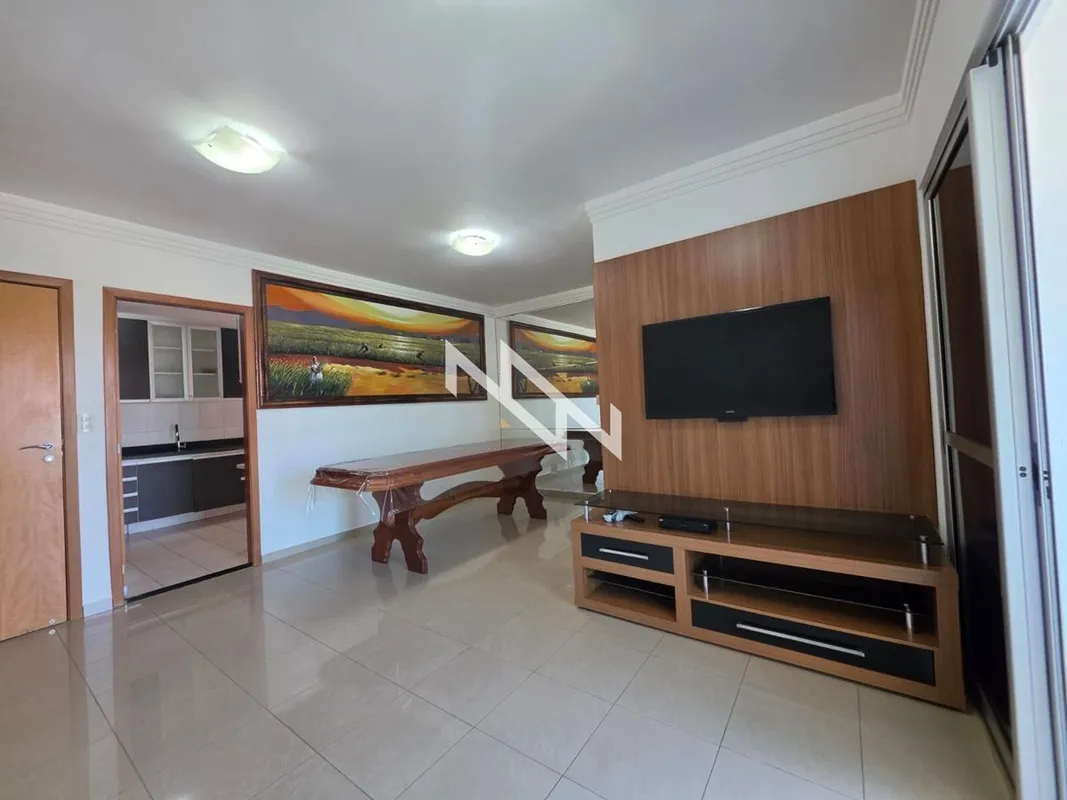 Apartamento amplo e bem distribuído, localizado em andar alto e com face nascent...