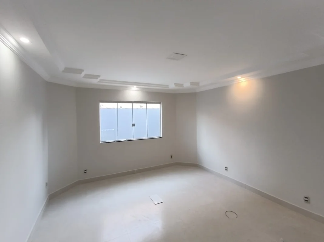 Casa à venda na QSC 19 próximo do Setor de Mansões de Taguatinga Sul.São 250 m² ...