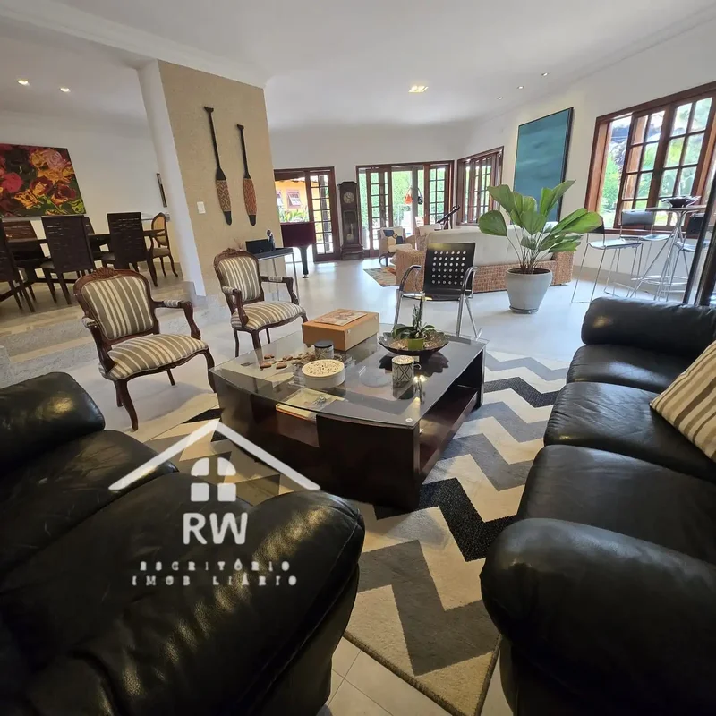 Casa sofisticada no Lago Norte | 4 suítes com closet, piscina, sauna e jardim de...