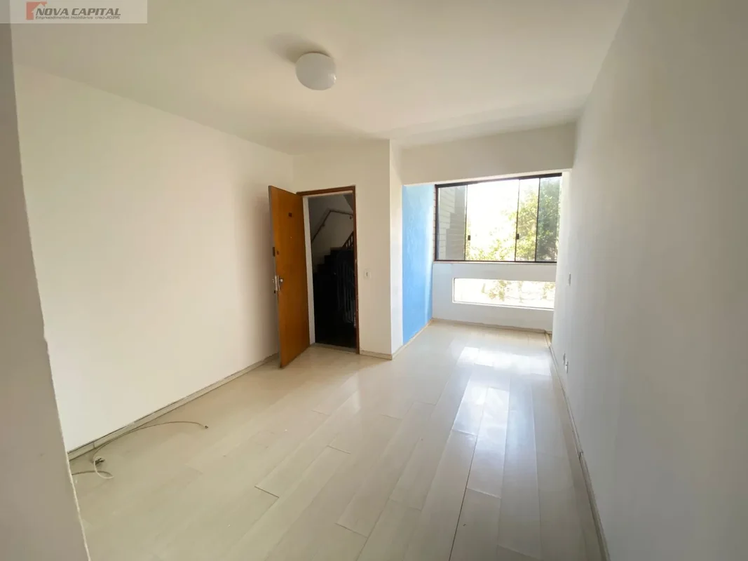 Localizado na SHCES Quadra 1409 Bloco G, Ed Toulon. Com posição vazada, oferece ...