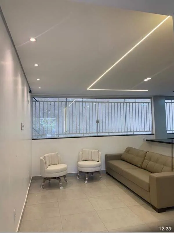 Vende apartamento térreo medindo 117 metros quadrados, reformadíssimo em alto pa...