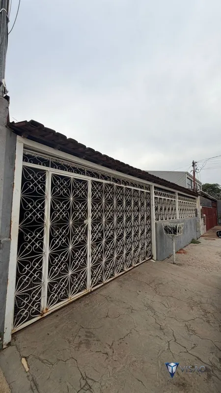 VISÃO IMÓVEIS VENDEExcelente oportunidade de adquirir uma casa espaçosa e confor...
