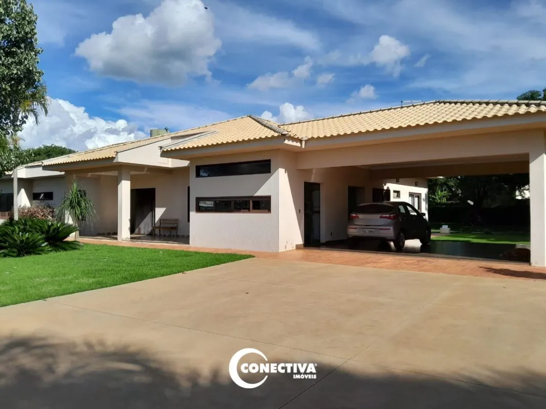  Comentários do corretor: Excelente casa térrea com 04 suítes plenas, sala 03 am...