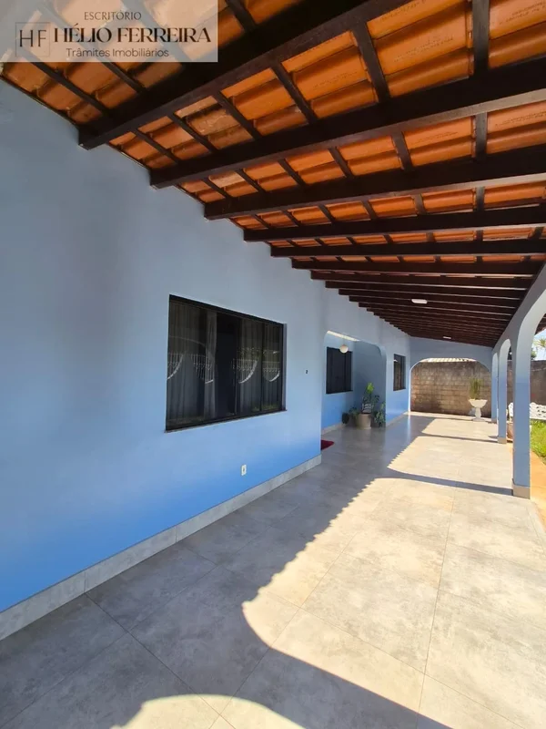Excelente casa na Avenida Buritis, próximo ao posto Rodobelo. Detalhes do imóvel...