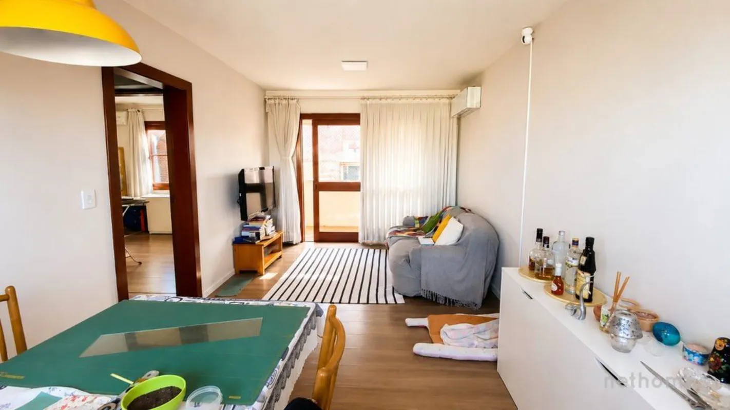 Apartamento de 2 dormitórios com garagem no bairro Petrópolis! Ótimo apartamento...