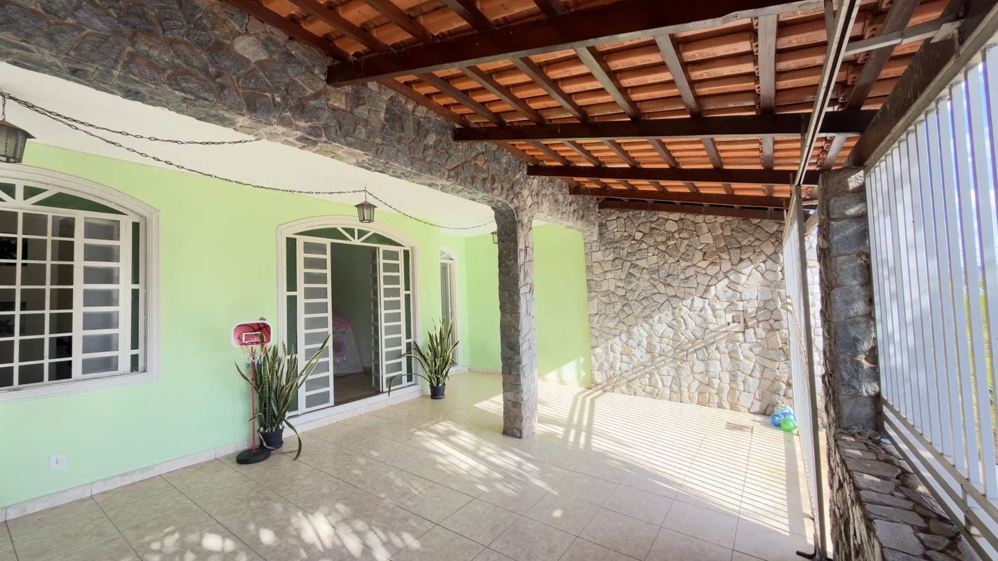 Descubra uma casa charmosa na Avenida Hugo Lobo, no Setor Tradicional de Planalt...