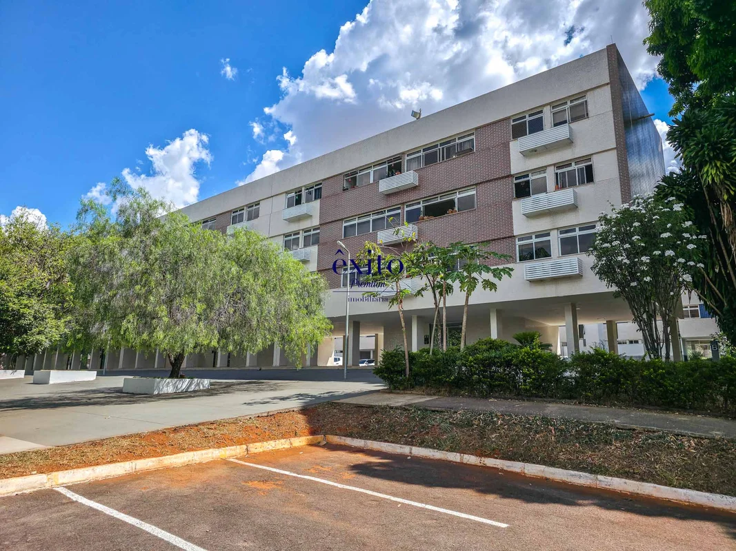 Asa Norte, SQN 415 Bloco B. Apartamento à venda com EXCLUSIVIDADE!Raridade absol...