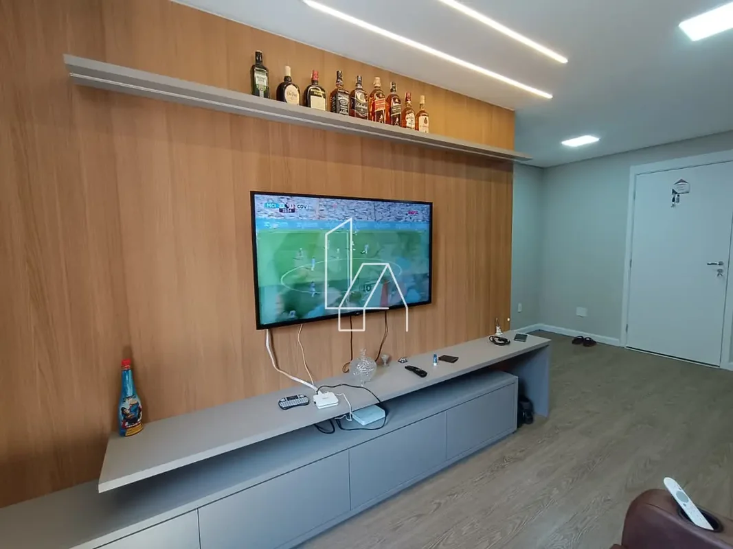 LÍGIA ALMEIDA VENDE Recanto das Araras• Sala com painel de Tv e rack• 2(dois) qu...