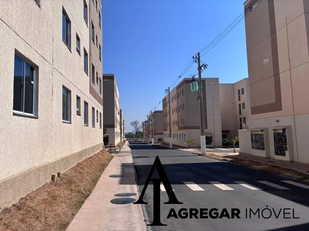 APARTAMENTO 02 QUARTOS, SALA, BANHEIRO SOCIAL, COZINHA, ÁREA DE SERVIÇO E 01 GAR...