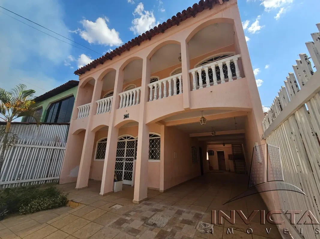  OPORTUNIDADE RARA, COMPRE SE IMOVEL FINANCIADO . SOBRADO ESPAÇOSO COM 4 QUARTOS...