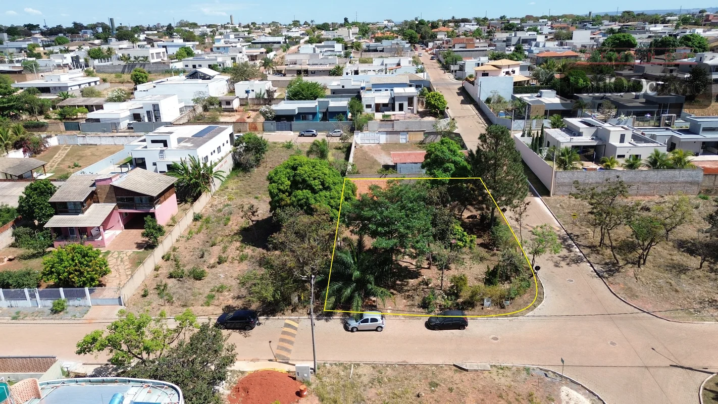 TERRENO DE ESQUINA - 690M² 0 ESTANCIA QUINTAS DA ALVORADAEXCELENTE TERRENO DE ES...