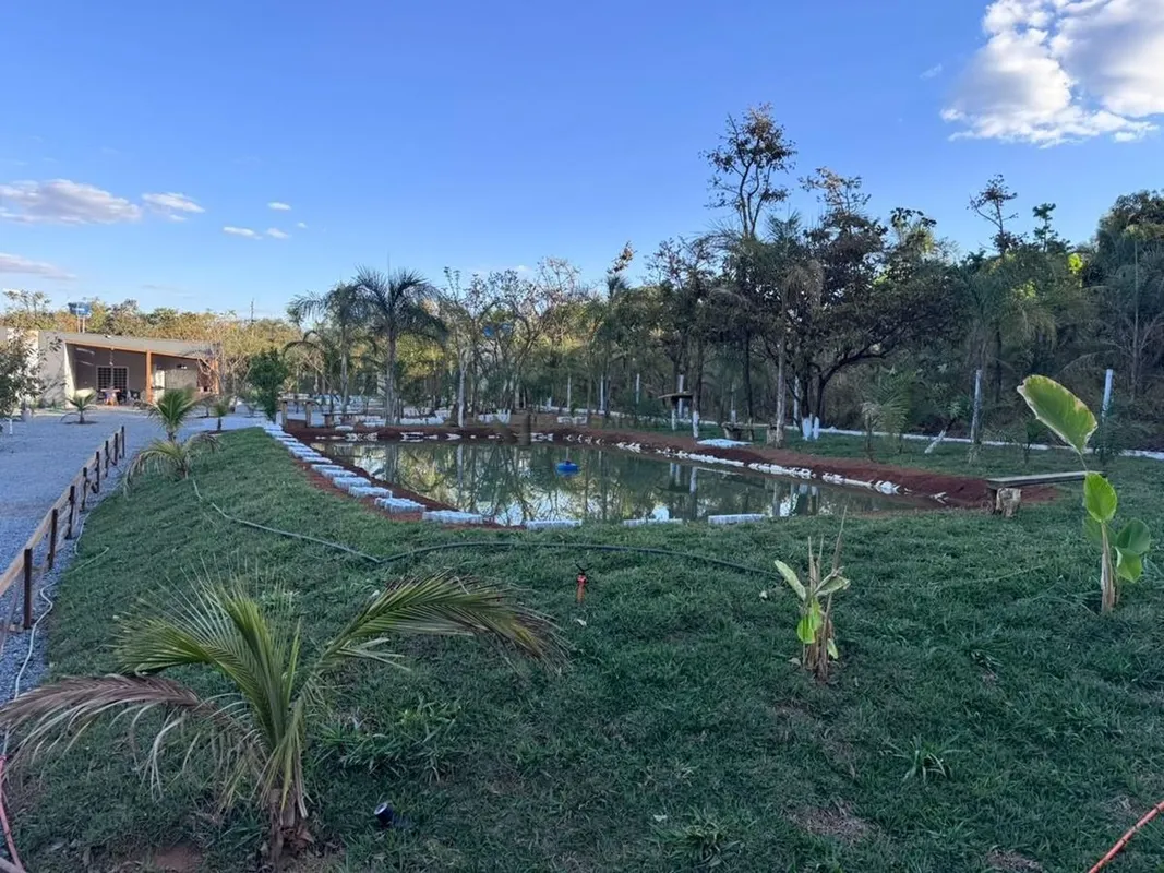 CHÁCARA À VENDA EM BONFINÓPOLIS/GO 2.500 M² DESCRIÇÃO DO IMÓVEL Excelente oportu...