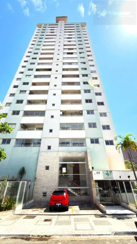 Apartamento com 02 quartos sendo 01 suíte, rico em armários, iluminação, piso em...