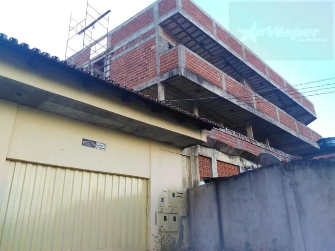 PRÉDIO À VENDA COM ÁREA TOTAL DE 604,80m² E POSSIBILIDADE DE TRANSFORMAÇÃO, COM ...