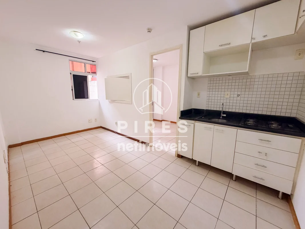 Apartamento de 1 Quarto (kitnete) - Dividida - 2º andar - Desocupado - Águas Cla...