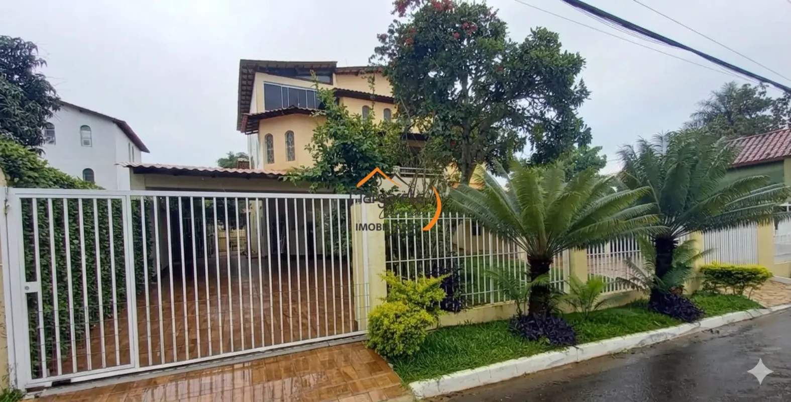 Imobiliária Margarete Corrêa vende casa escriturada e com habita-se no Condomíni...